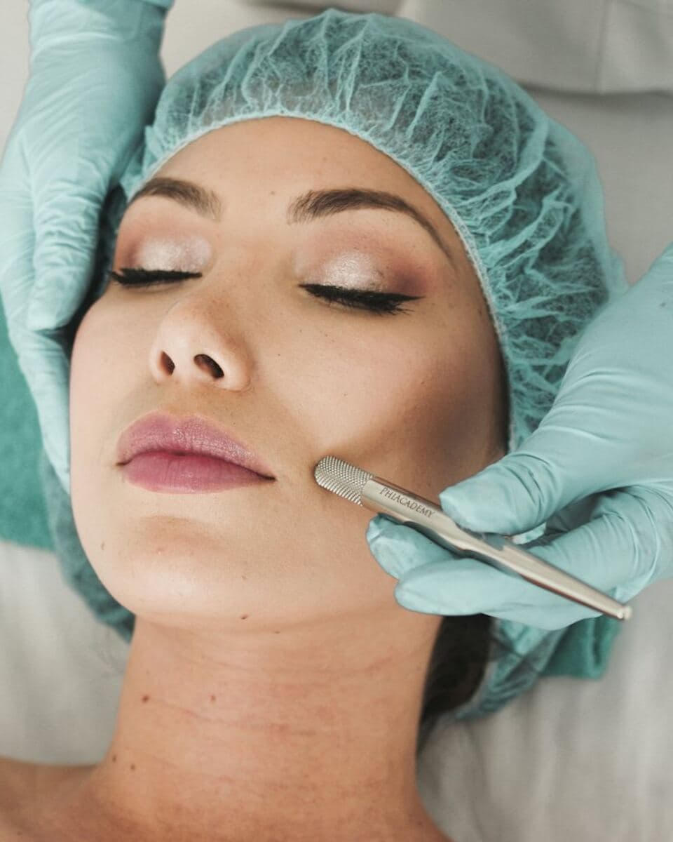 Dermaplaning Facial